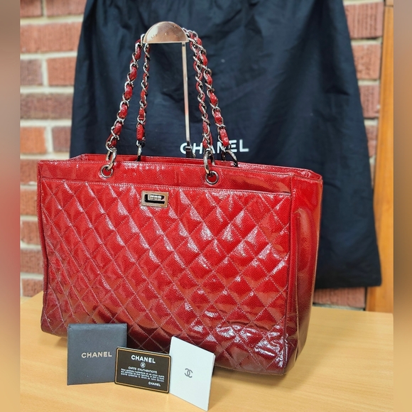 Chanel Reissue Diamond Shine Deep Red Ombre Quilted Caviar Tote XL Full Incl. - Picture 1 of 16